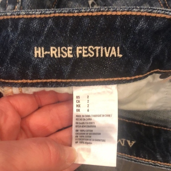 NEW AEO Distressed High Rise Embroidered Festival 100% Cotton Size 2 Jean Shorts - Picture 15 of 16